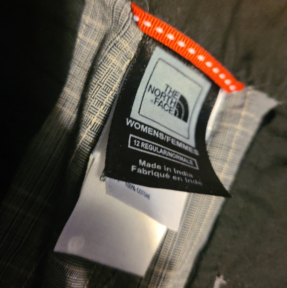 The north face womens shorts - Picture 3 of 5